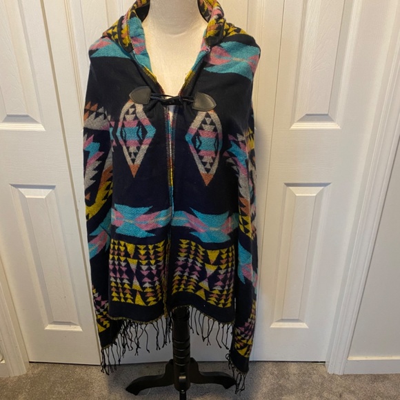 SW style cape - Picture 2 of 7